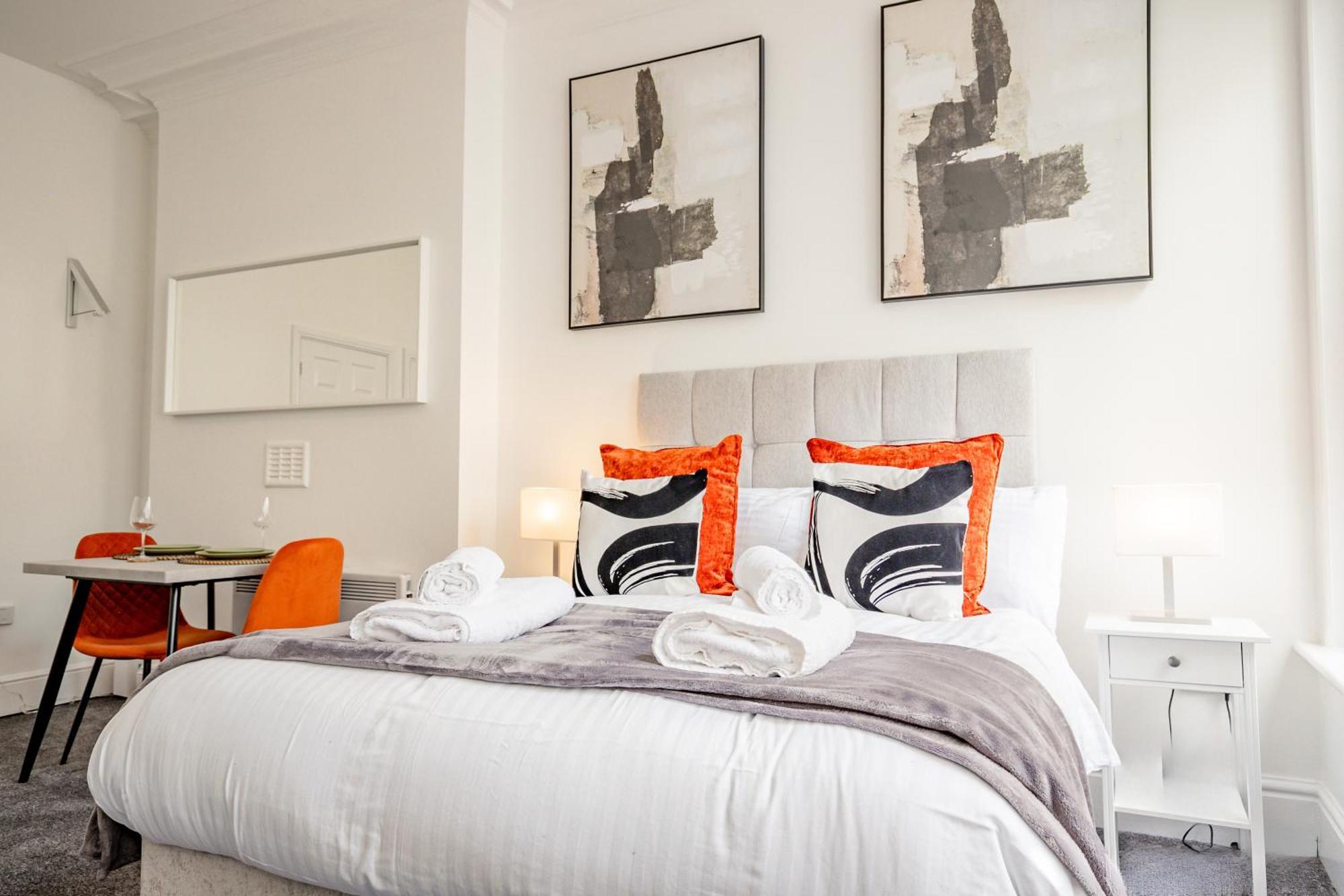 Guest Homes - The Station Studio Worcester Ngoại thất bức ảnh